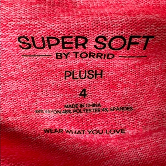 Torrid Relaxed Fit Super Soft Plush Drop Shoulder Smocked Bottom Sweatshirt 4x - Picture 9 of 12